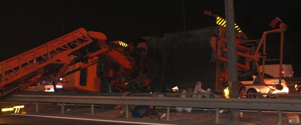 Crane overturned on TEM motorway: 1 dead, 1 injured