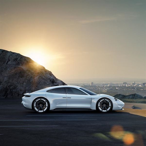 Electric Porsche Misson appeared on the road for the first time