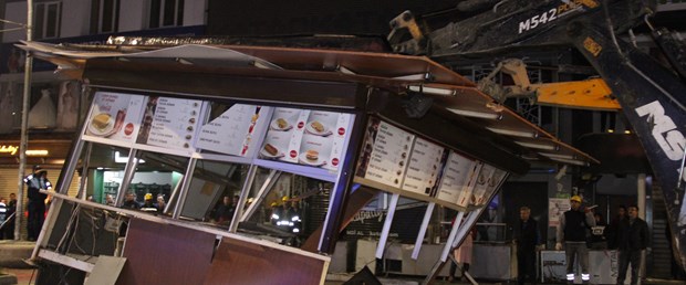 Tension during the destruction of the buffet in Bakirkoy